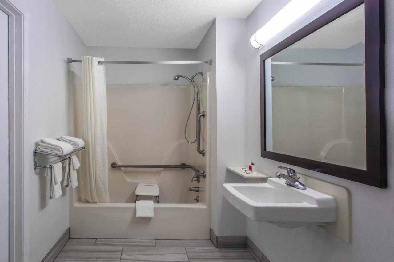 Super 8 By Wyndham Florence Ngoại thất bức ảnh