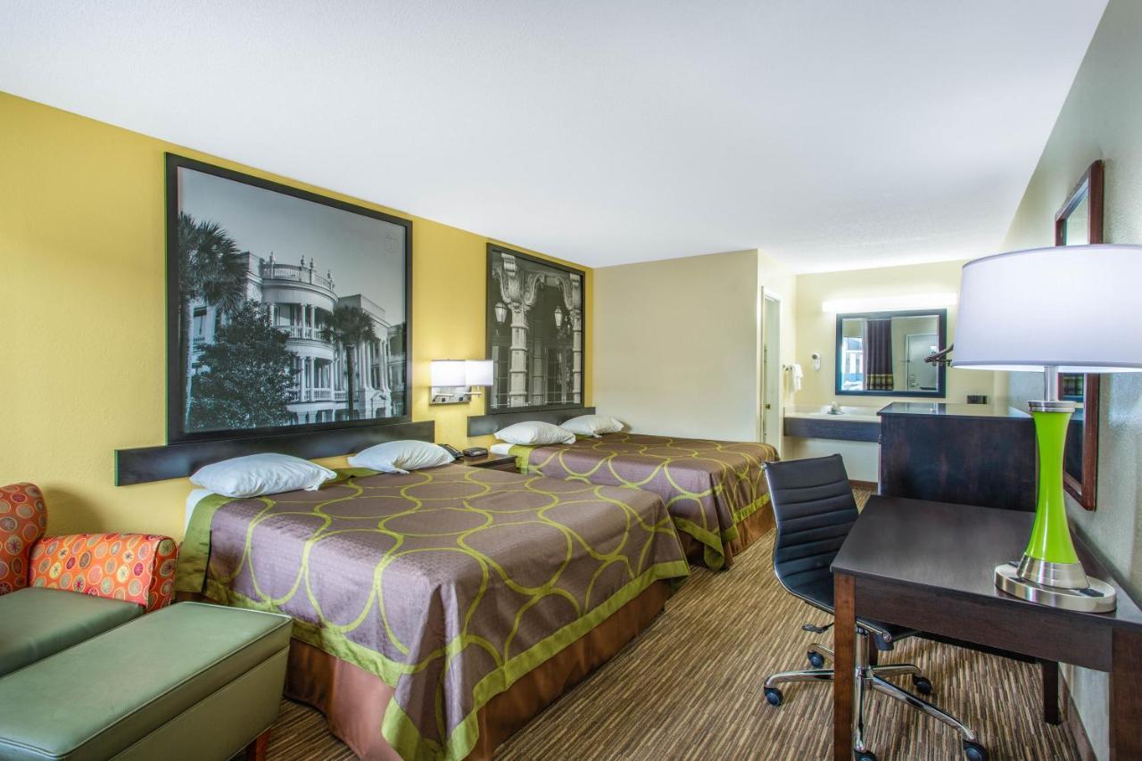 Super 8 By Wyndham Florence Ngoại thất bức ảnh